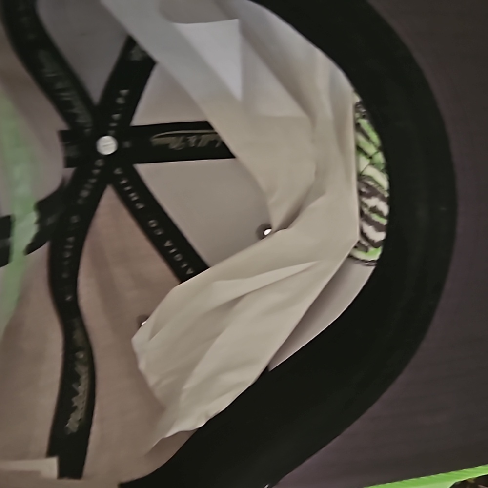 Sharp  Cap - Picture 3 of 4